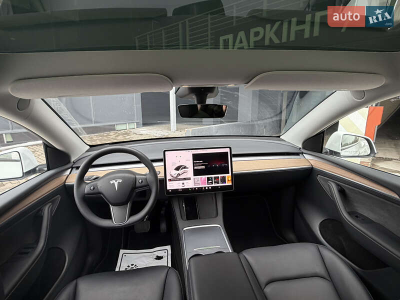Позашляховик / Кросовер Tesla Model Y 2024 в Києві фото 13 Позашляховик / Кросовер Tesla Model Y 2024 в Києві