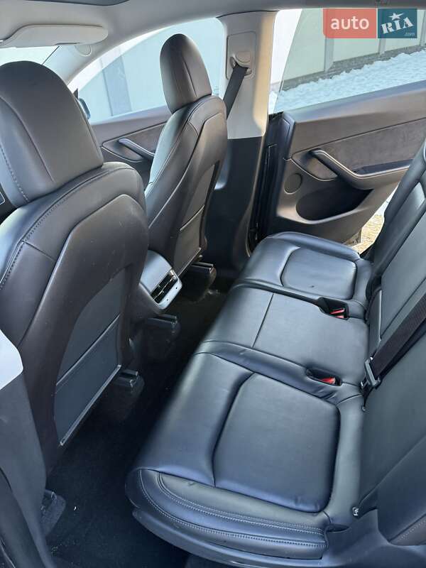 Позашляховик / Кросовер Tesla Model Y 2021 в Львові