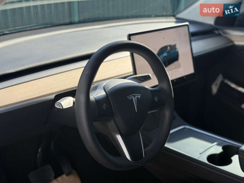 Позашляховик / Кросовер Tesla Model Y 2024 в Львові