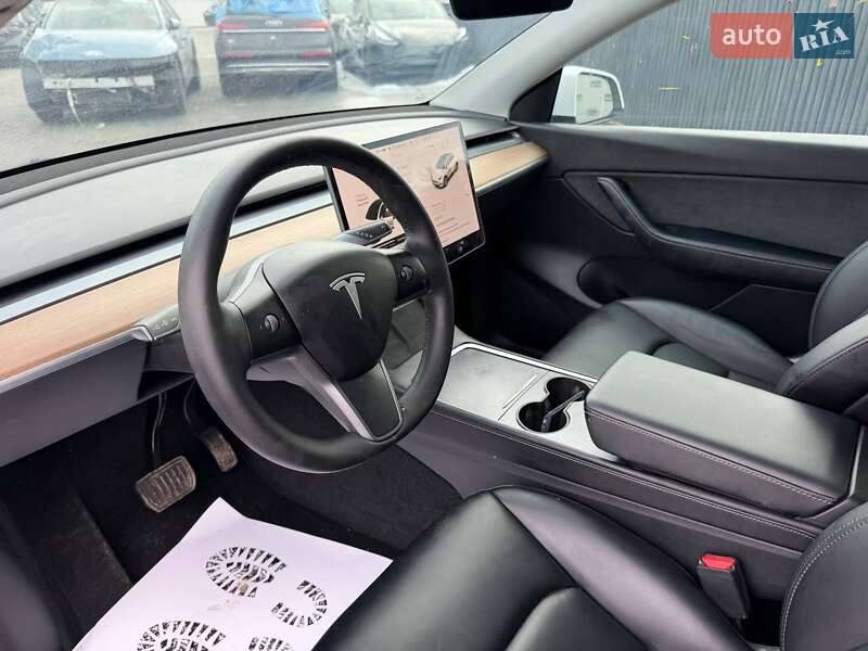 Внедорожник / Кроссовер Tesla Model Y 2021 в Луцке