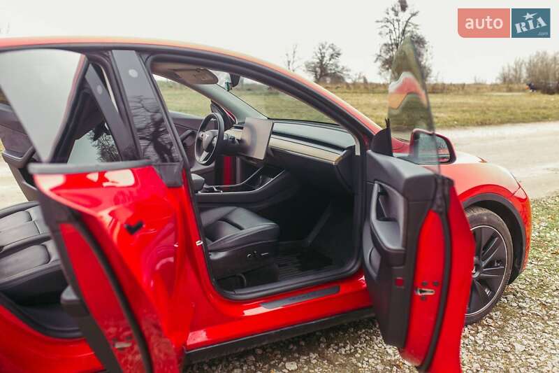 Внедорожник / Кроссовер Tesla Model Y 2020 в Умани