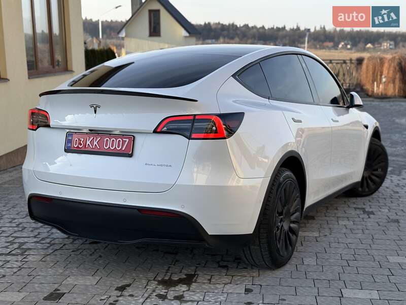 Позашляховик / Кросовер Tesla Model Y 2021 в Дрогобичі