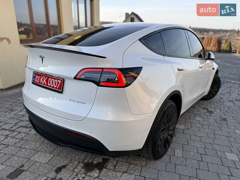 Позашляховик / Кросовер Tesla Model Y 2021 в Дрогобичі