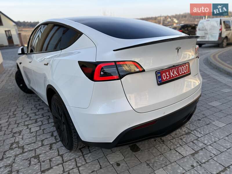 Позашляховик / Кросовер Tesla Model Y 2021 в Дрогобичі