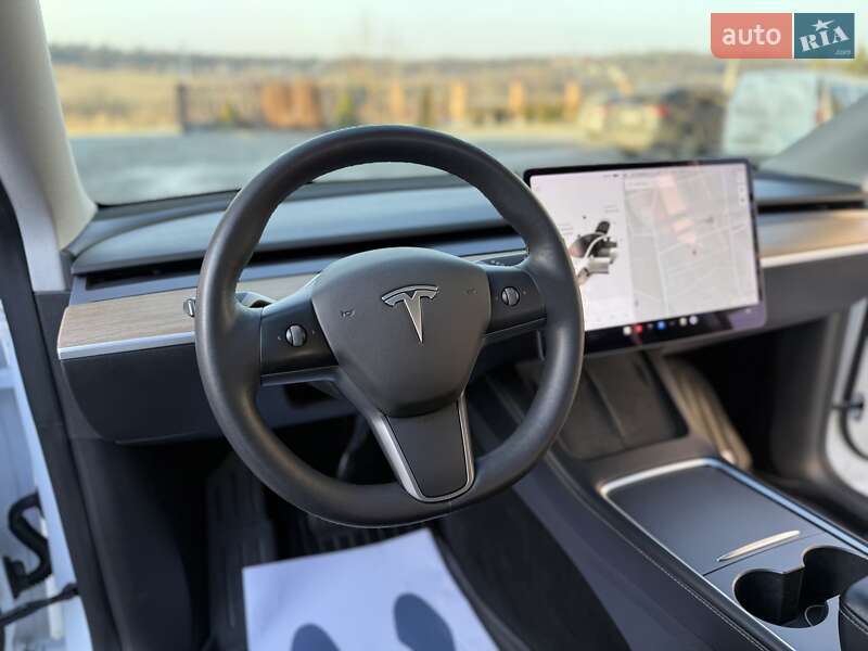 Позашляховик / Кросовер Tesla Model Y 2021 в Дрогобичі