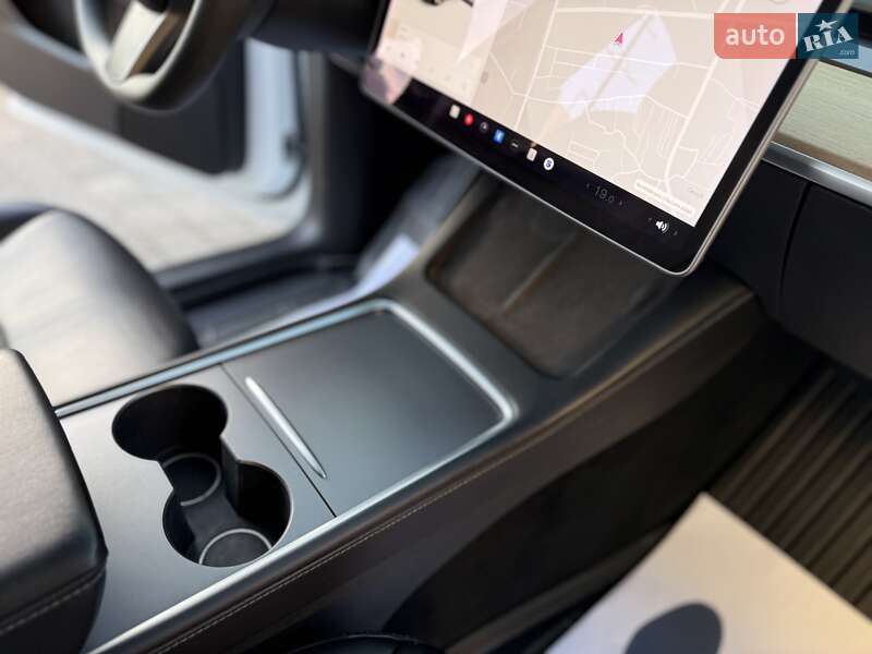 Позашляховик / Кросовер Tesla Model Y 2021 в Дрогобичі