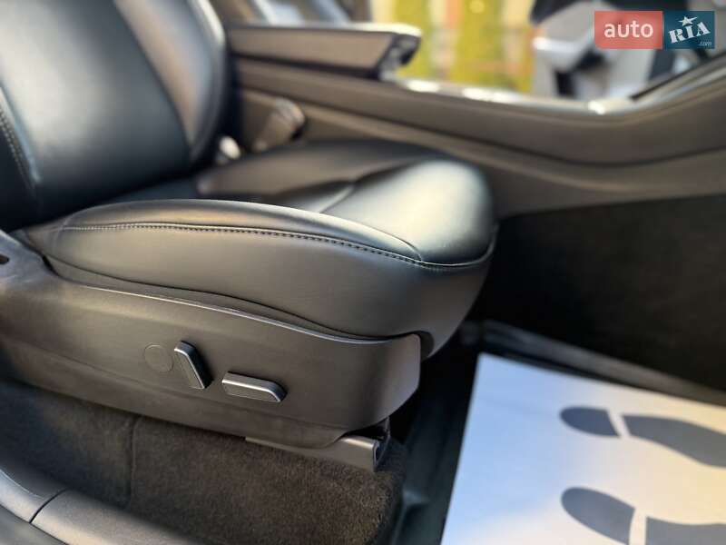 Позашляховик / Кросовер Tesla Model Y 2021 в Дрогобичі