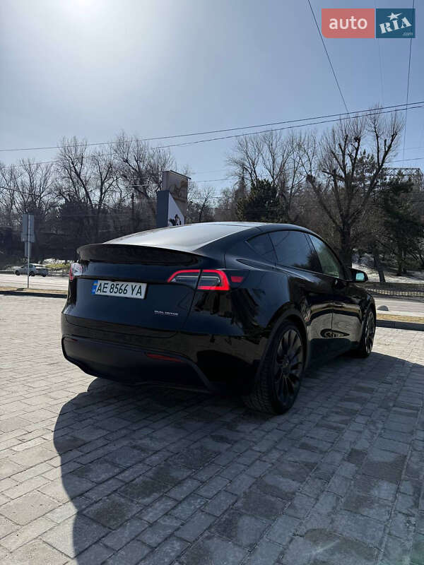 Позашляховик / Кросовер Tesla Model Y 2023 в Дніпрі