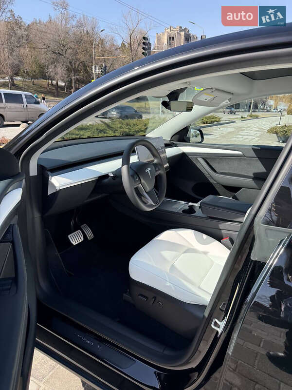Позашляховик / Кросовер Tesla Model Y 2023 в Дніпрі