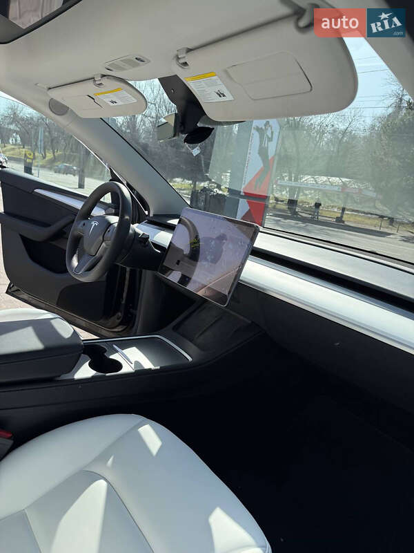Позашляховик / Кросовер Tesla Model Y 2023 в Дніпрі