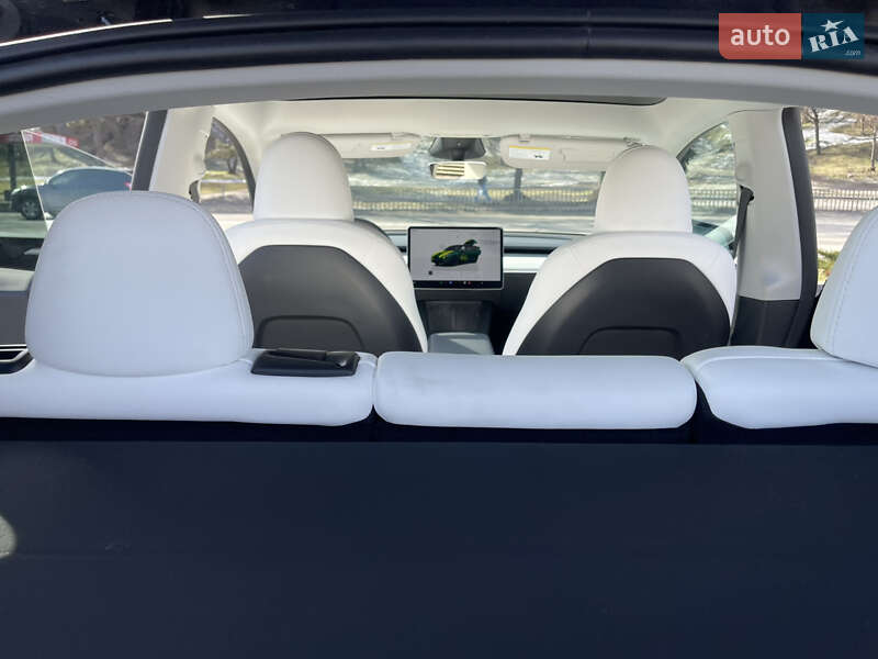 Позашляховик / Кросовер Tesla Model Y 2023 в Дніпрі