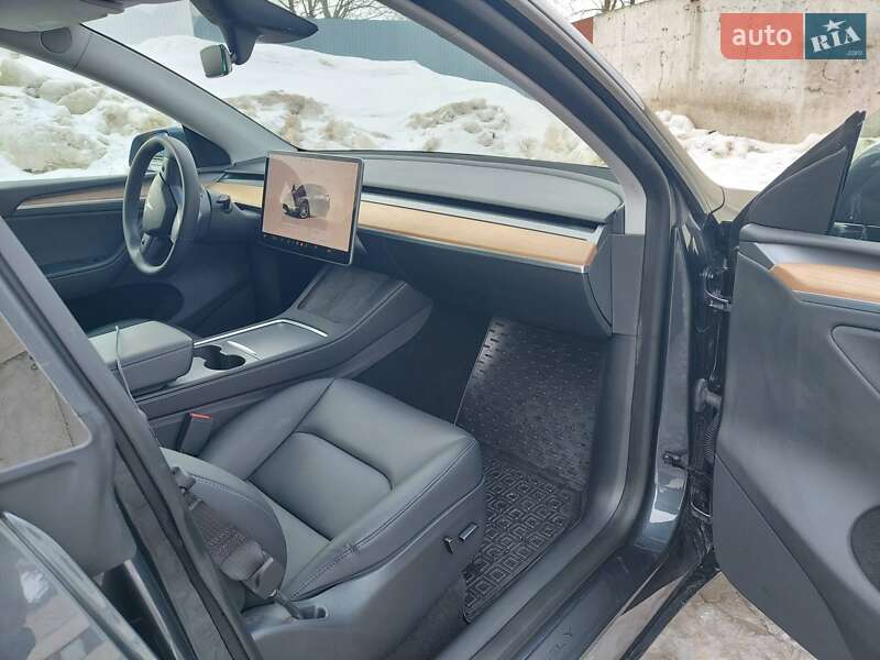 Позашляховик / Кросовер Tesla Model Y 2024 в Тернополі