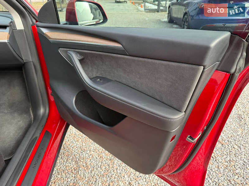 Позашляховик / Кросовер Tesla Model Y 2023 в Стрию