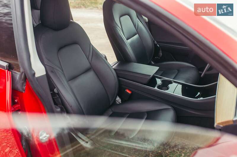 Внедорожник / Кроссовер Tesla Model Y 2020 в Умани