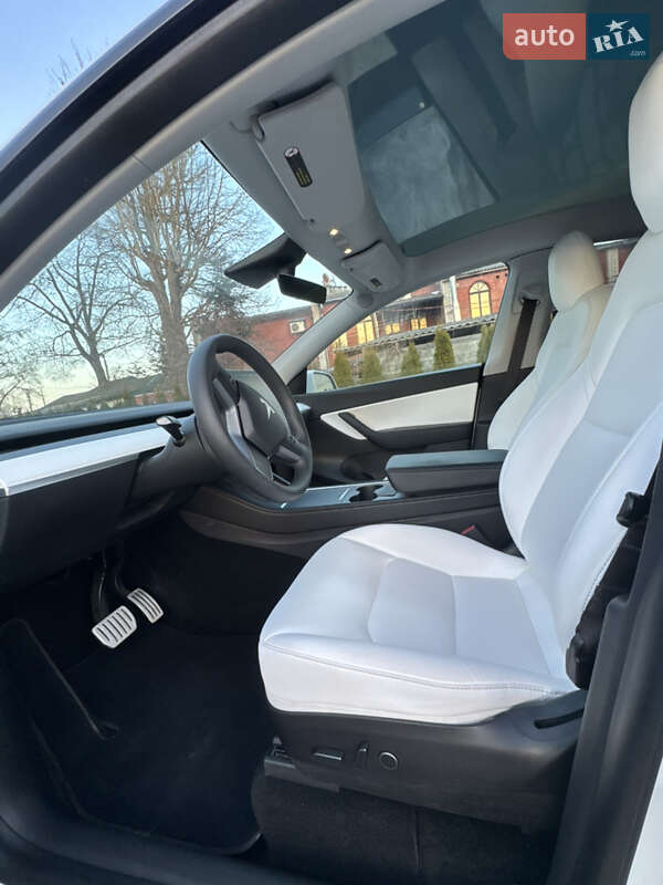 Позашляховик / Кросовер Tesla Model Y 2021 в Львові