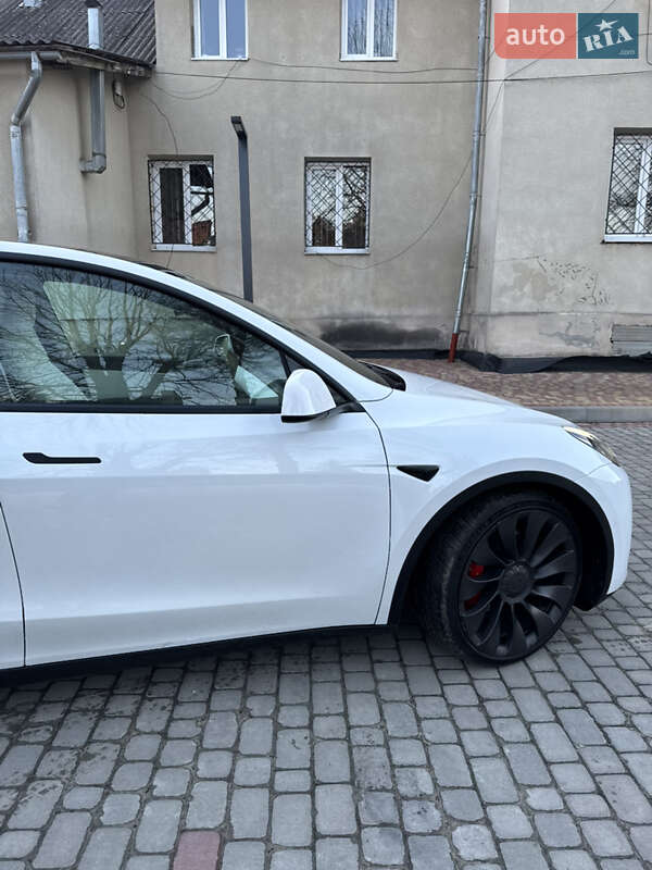 Позашляховик / Кросовер Tesla Model Y 2021 в Львові