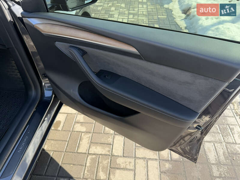 Позашляховик / Кросовер Tesla Model Y 2024 в Черкасах