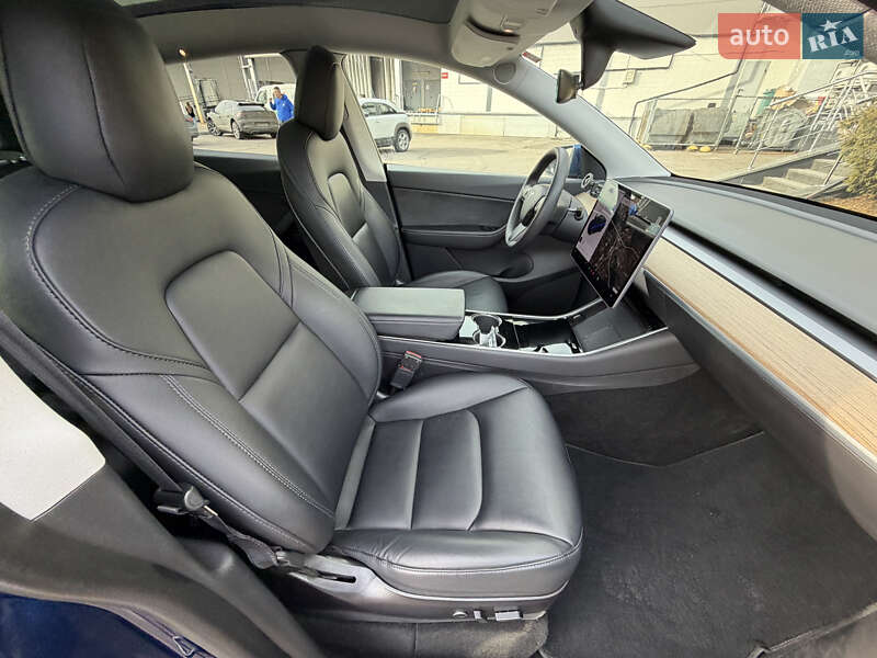 Позашляховик / Кросовер Tesla Model Y 2021 в Києві