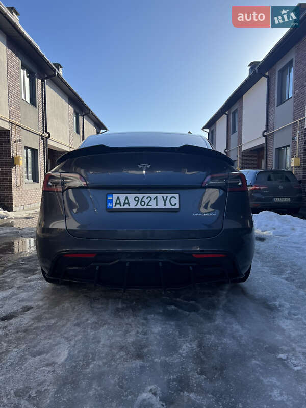 Внедорожник / Кроссовер Tesla Model Y 2022 в Киеве