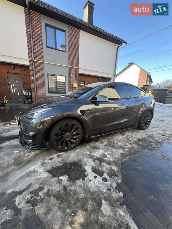 Внедорожник / Кроссовер Tesla Model Y 2022 в Киеве