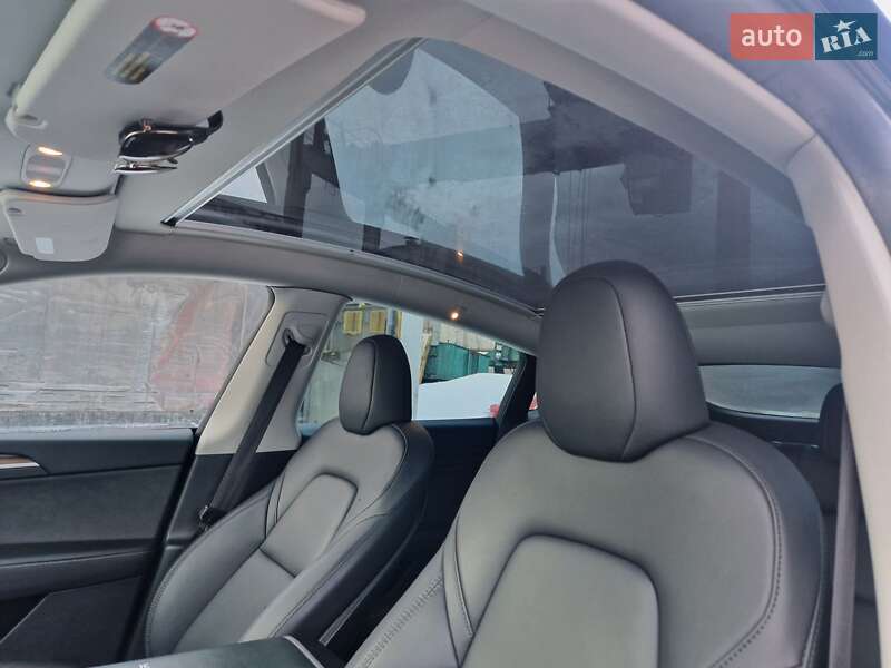 Позашляховик / Кросовер Tesla Model Y 2023 в Тернополі