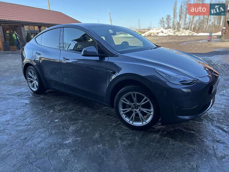 Tesla Model Y 2023