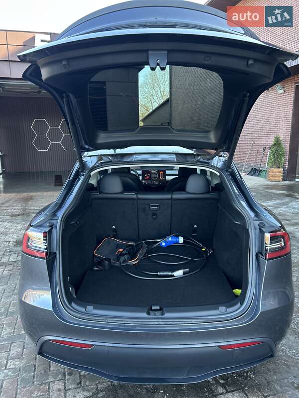 Внедорожник / Кроссовер Tesla Model Y 2023 в Чернигове