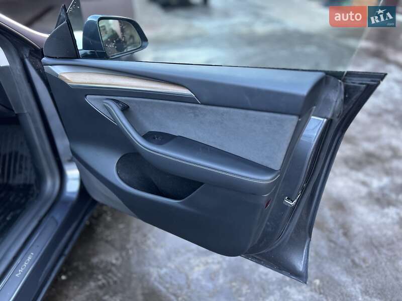 Внедорожник / Кроссовер Tesla Model Y 2023 в Чернигове