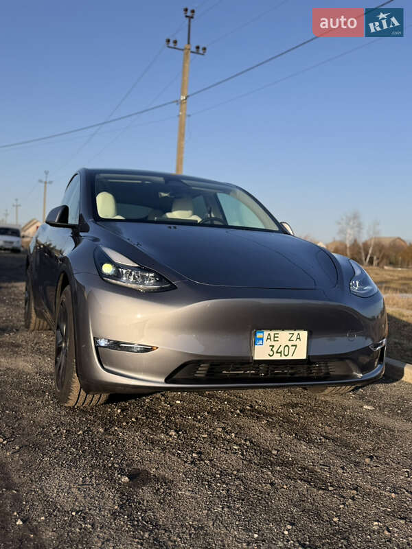 Позашляховик / Кросовер Tesla Model Y 2024 в Дніпрі фото 17 Позашляховик / Кросовер Tesla Model Y 2024 в Дніпрі