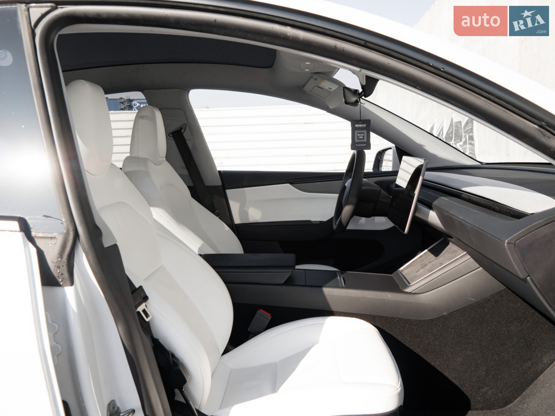 2025 Tesla Model Y - мініатюра 32