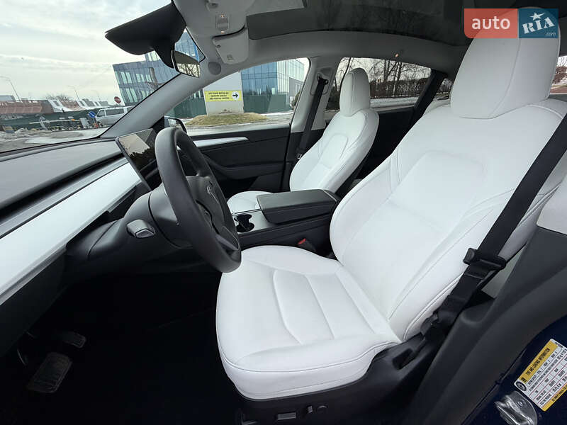 Позашляховик / Кросовер Tesla Model Y 2024 в Києві фото 12 Позашляховик / Кросовер Tesla Model Y 2024 в Києві