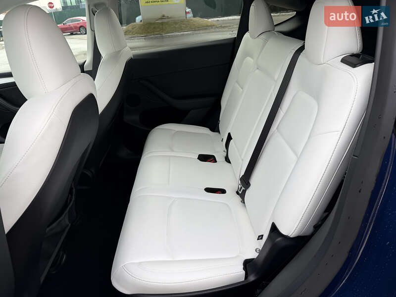 Позашляховик / Кросовер Tesla Model Y 2024 в Києві фото 23 Позашляховик / Кросовер Tesla Model Y 2024 в Києві