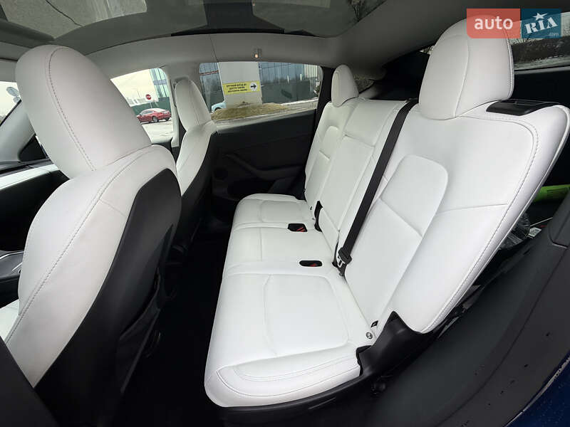 Позашляховик / Кросовер Tesla Model Y 2024 в Києві фото 24 Позашляховик / Кросовер Tesla Model Y 2024 в Києві