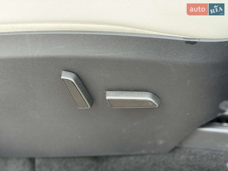 Позашляховик / Кросовер Tesla Model Y 2024 в Києві фото 36 Позашляховик / Кросовер Tesla Model Y 2024 в Києві