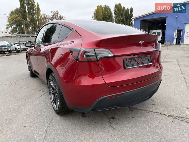 Позашляховик / Кросовер Tesla Model Y 2024 в Києві фото 30 Позашляховик / Кросовер Tesla Model Y 2024 в Києві