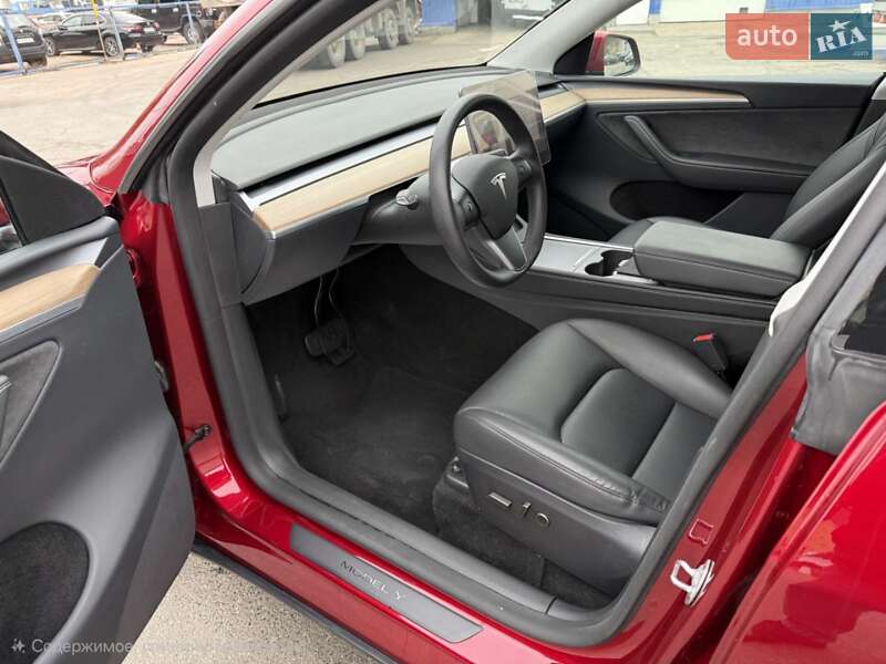 Позашляховик / Кросовер Tesla Model Y 2024 в Києві фото 39 Позашляховик / Кросовер Tesla Model Y 2024 в Києві