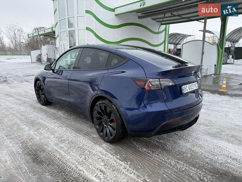 Позашляховик / Кросовер Tesla Model Y 2022 в Львові
