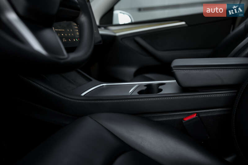 Позашляховик / Кросовер Tesla Model Y 2023 в Житомирі фото 21 Позашляховик / Кросовер Tesla Model Y 2023 в Житомирі