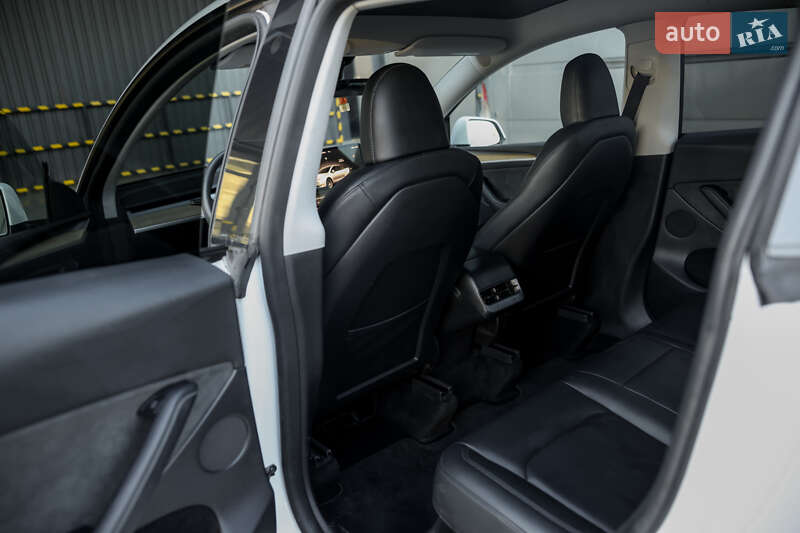 Позашляховик / Кросовер Tesla Model Y 2023 в Житомирі фото 26 Позашляховик / Кросовер Tesla Model Y 2023 в Житомирі