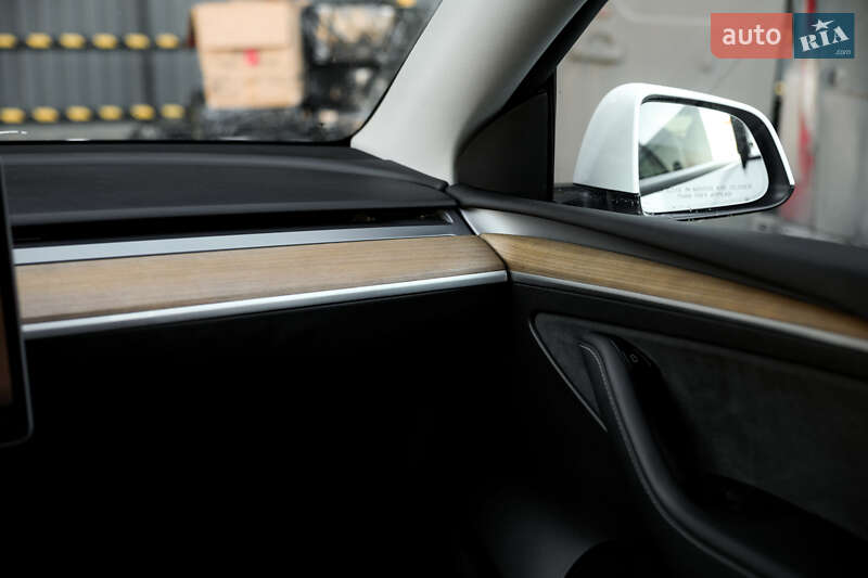 Позашляховик / Кросовер Tesla Model Y 2023 в Житомирі фото 46 Позашляховик / Кросовер Tesla Model Y 2023 в Житомирі