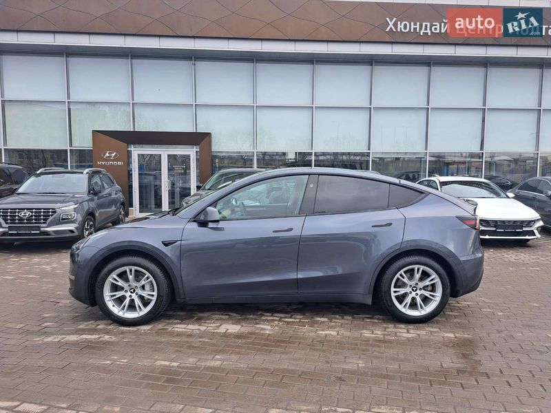 Позашляховик / Кросовер Tesla Model Y 2023 в Полтаві фото 11 Позашляховик / Кросовер Tesla Model Y 2023 в Полтаві