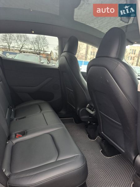 Позашляховик / Кросовер Tesla Model Y 2023 в Полтаві фото 18 Позашляховик / Кросовер Tesla Model Y 2023 в Полтаві