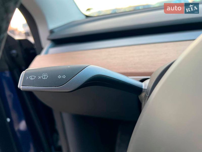 Внедорожник / Кроссовер Tesla Model Y 2020 в Львове