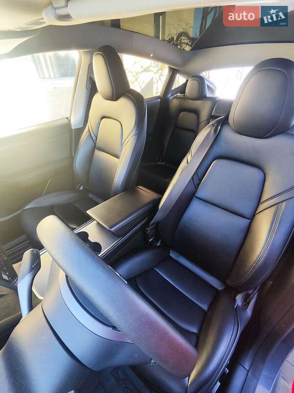 Внедорожник / Кроссовер Tesla Model Y 2023 в Борисполе