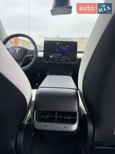 Позашляховик / Кросовер Tesla Model Y 2024 в Калуші