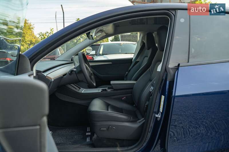 Внедорожник / Кроссовер Tesla Model Y 2023 в Черновцах