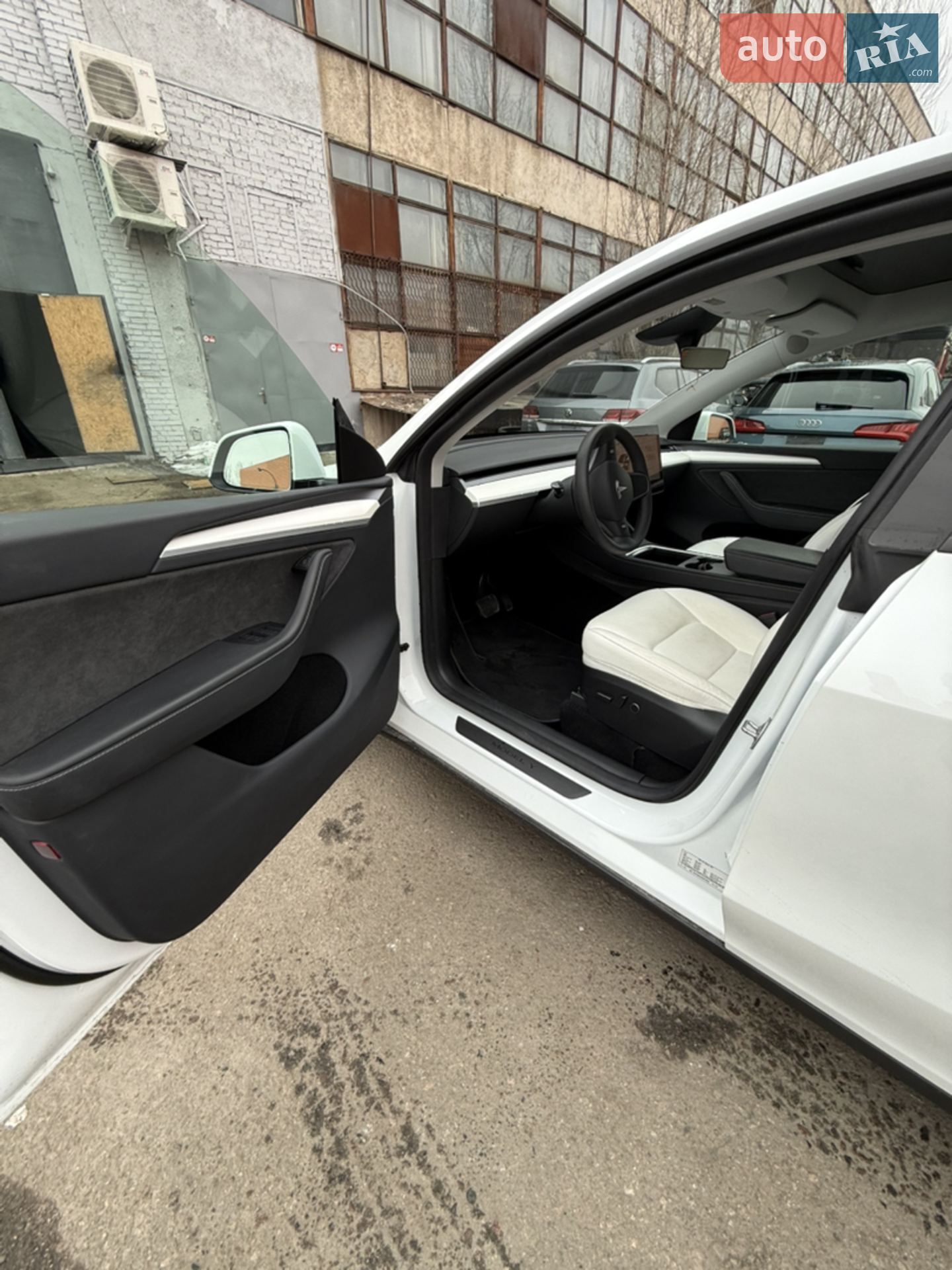 2024 Tesla Model Y - мініатюра 15