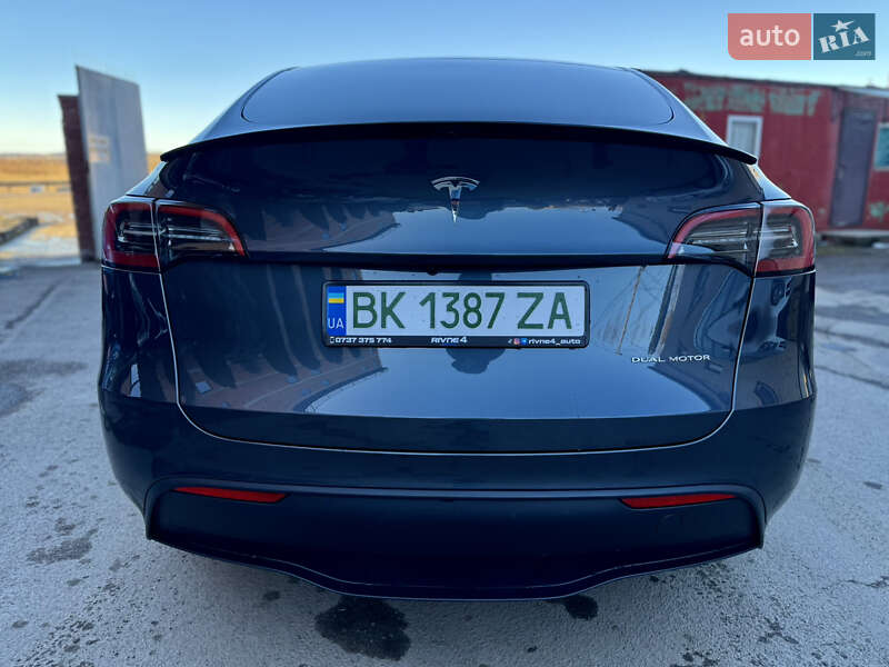 Внедорожник / Кроссовер Tesla Model Y 2023 в Ровно