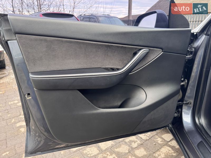 Внедорожник / Кроссовер Tesla Model Y 2020 в Ивано-Франковске