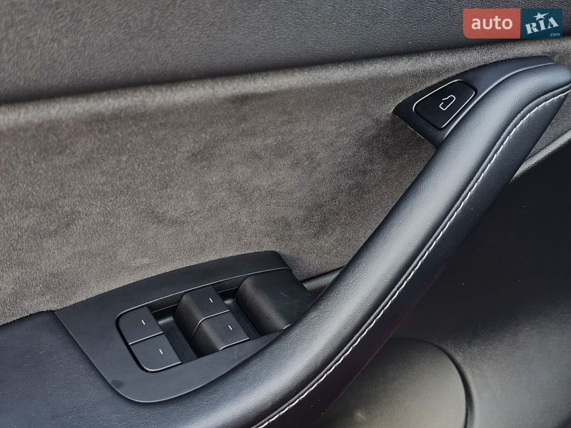 Позашляховик / Кросовер Tesla Model Y 2022 в Києві